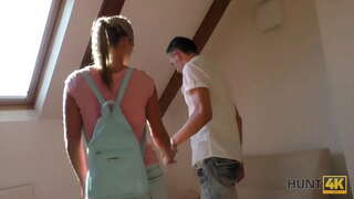 HUNT4K. Caçador atende casal no parque e compra de meninas corpo quente