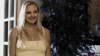 Милфа Лорен Филлипс и сексуальная молоденькая Пэйсли Портер по очереди катаются на огромном члене Дика Чиблса