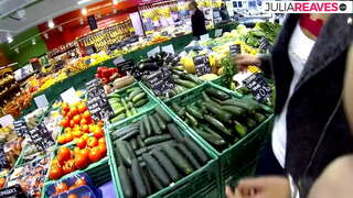 Anale sex in de keuken na het krijgen van warm met boodschappen