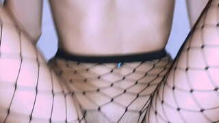 Stepsister fuck ei ceiliog fawr yn y tywyllwch