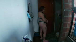 Manasa anareo aho mba hiditra an-trano ny an-trano ny hena, ary izy fucks ahy ho toy ny makorelina nijery hatramin&#039;ny farany