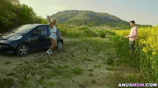 Cereja deu Sam desleixado boquete e uma vela em sua bunda para ele soprar