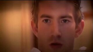 Henessy ubona yakhe inyathelo lesi-umntakwabo jerking ngaphandle wakhe b