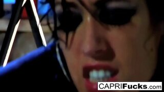 Брюнетка олдук