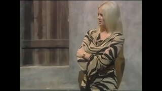 Зур жопастая блондинка сучка Ханна Харпер сосет һәм трахается белән шеф-пешекче тазарачакмын әгъзасы ресторанында